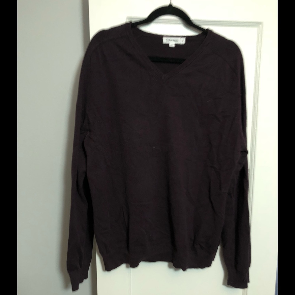 V neck sweater